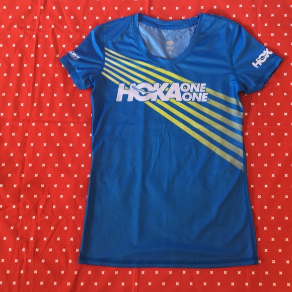 hoka tee shirts
